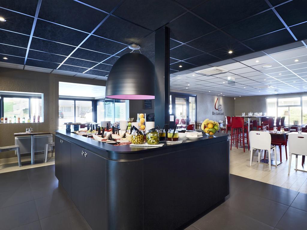 Campanile Centre Sortie 21 Sur A7 A9 Hotel 3*